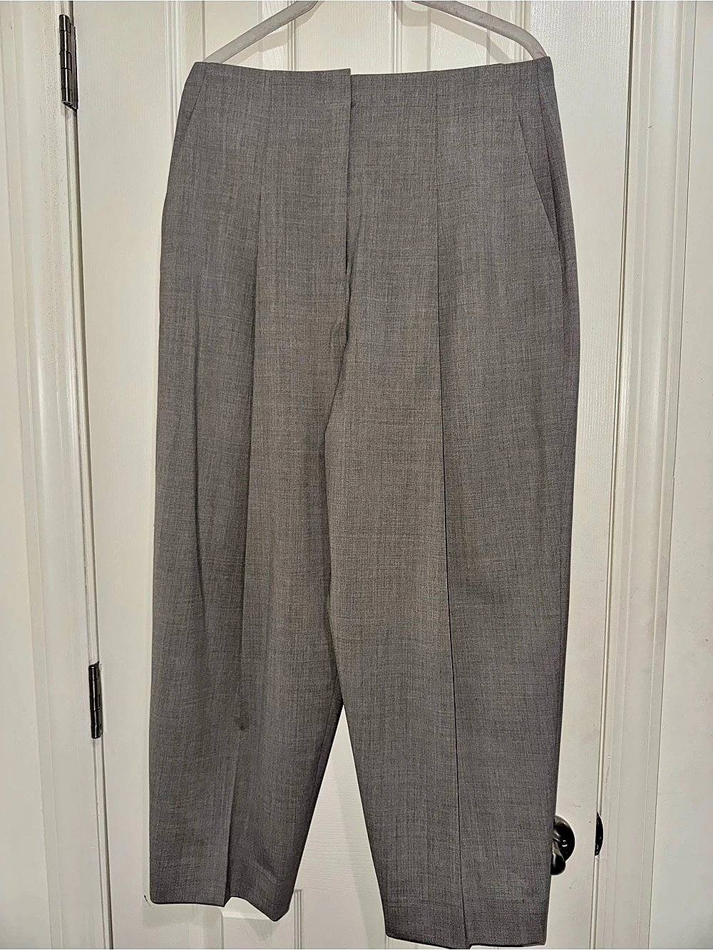 Theory CL Pleat Carrot Wool Trousers in Gray Size 8 NWT
